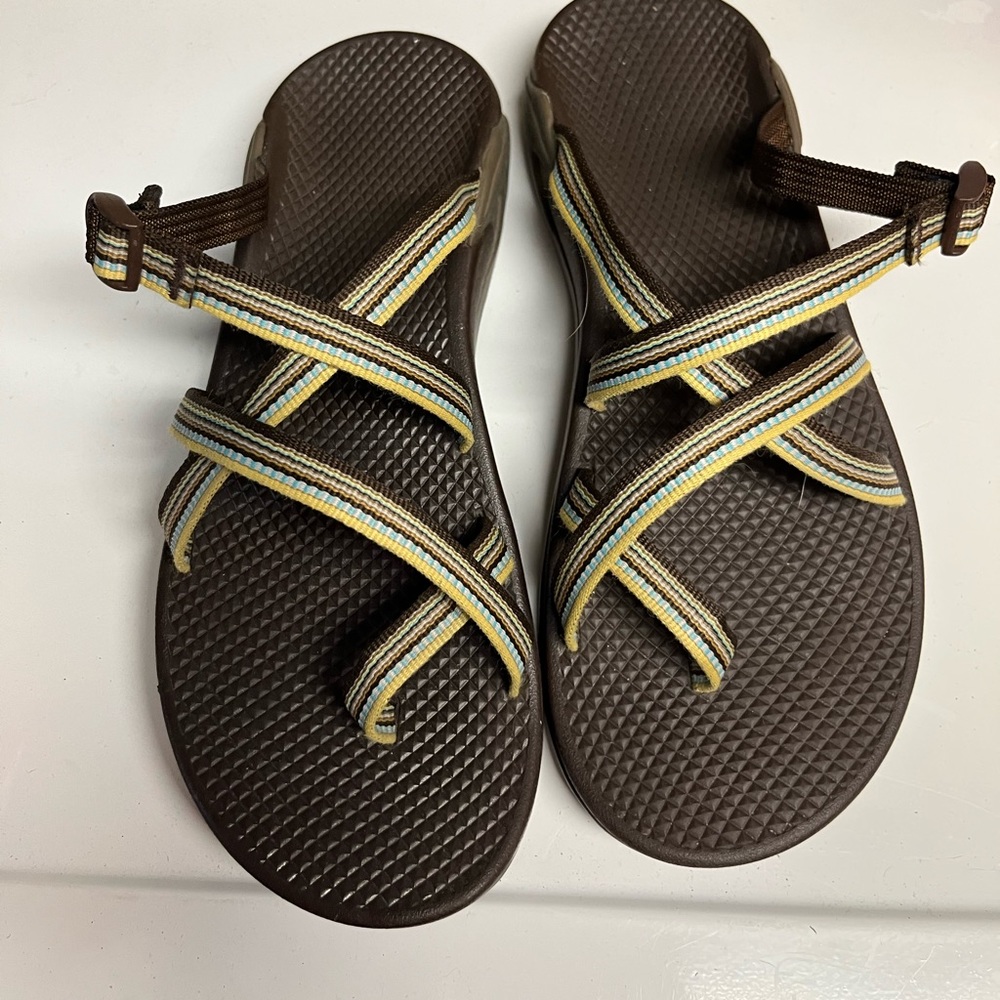 Women’s size 9 Chacos.